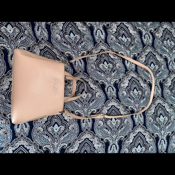 GUESS handbag - Picture 5 of 9